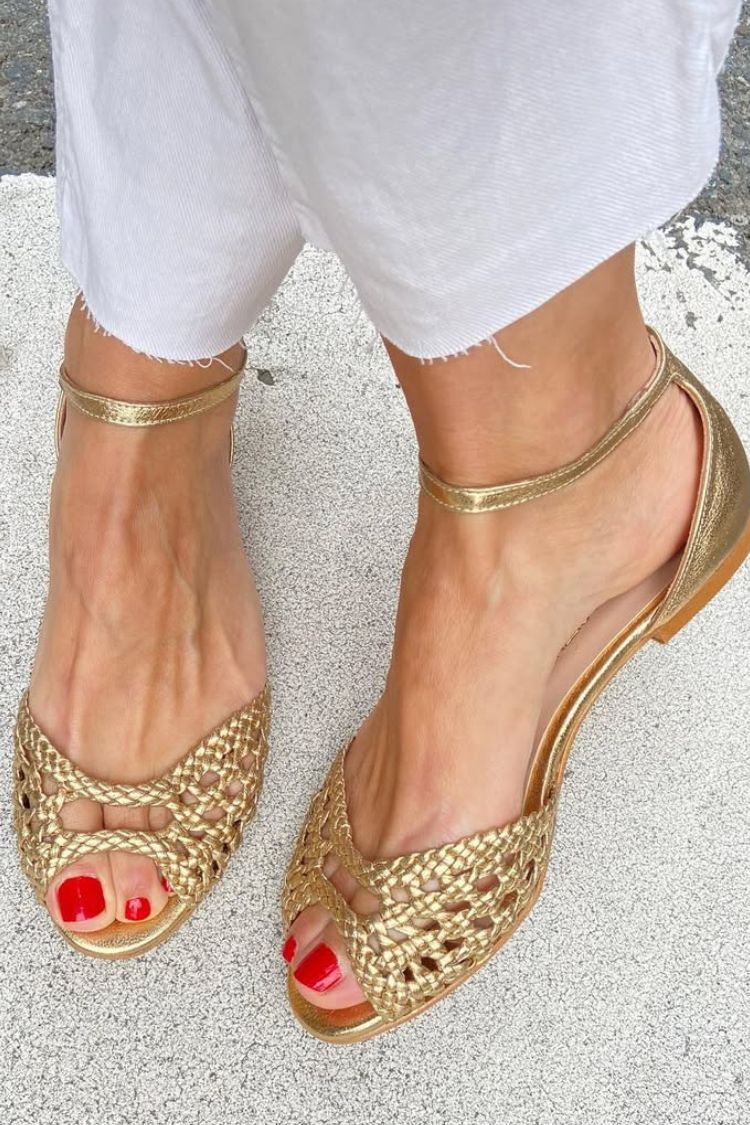 Van Elst Mode® | Gevlochten Gouden Sandalen