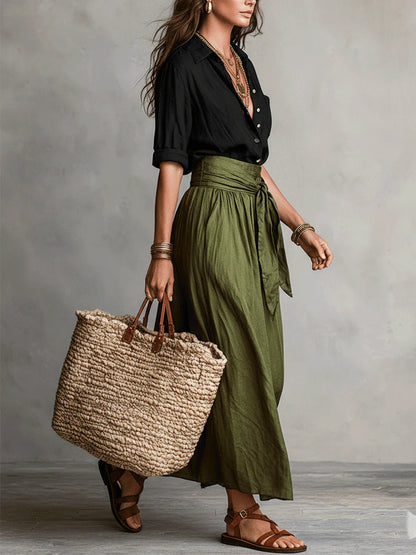 Vera™ | Set van twee delen: zwart t-shirt en olijfgroene midi rok